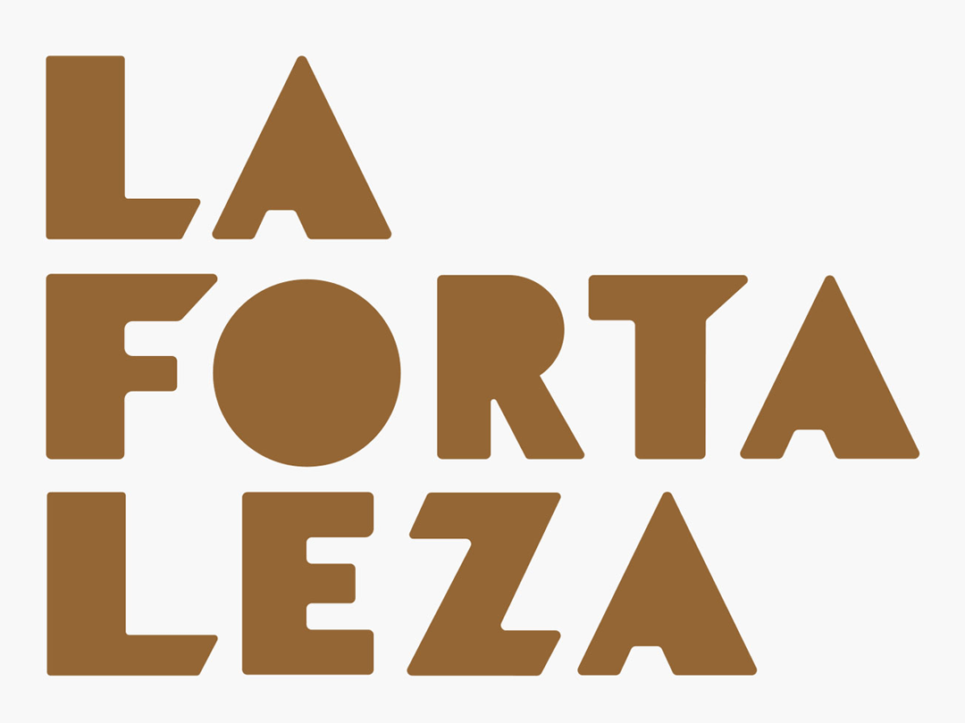 La fortaleza / Los nuestros - Lucía Carballal